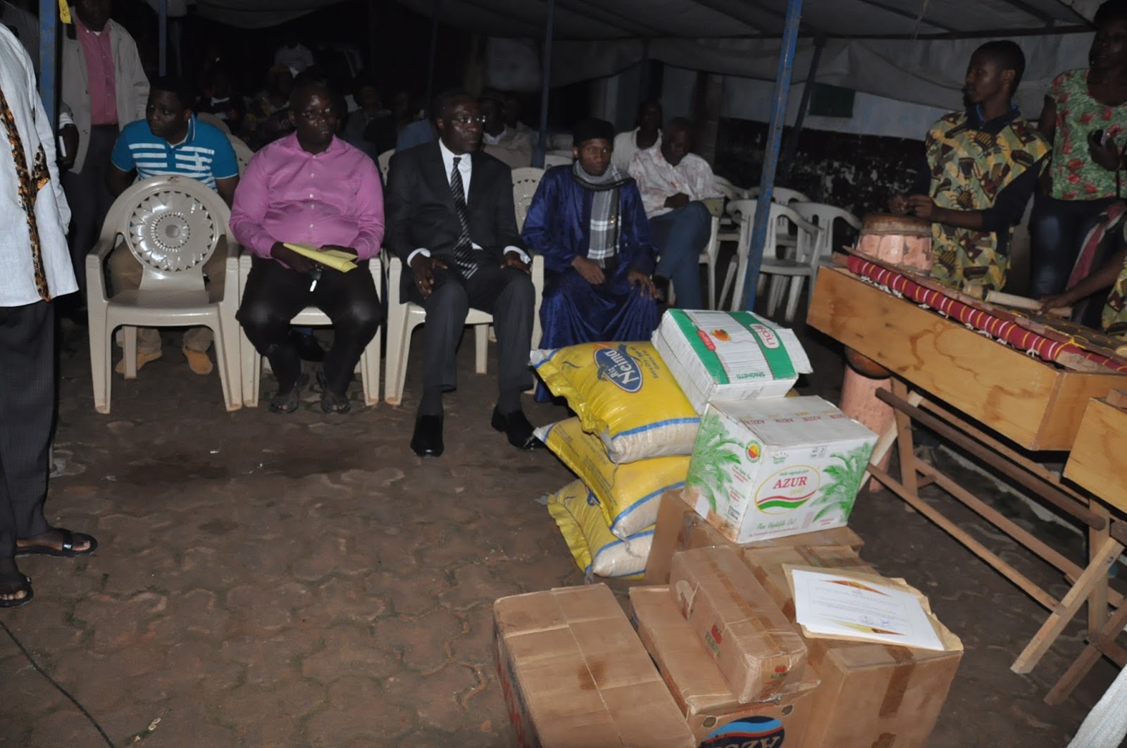 Dr.	Fomunyoh donated food stuff and other basic necessities to orphans of "Fondation Marie France"									Fomunyoh donated food stuff and other basic necessities to orphans of 											"Fondation Marie France"