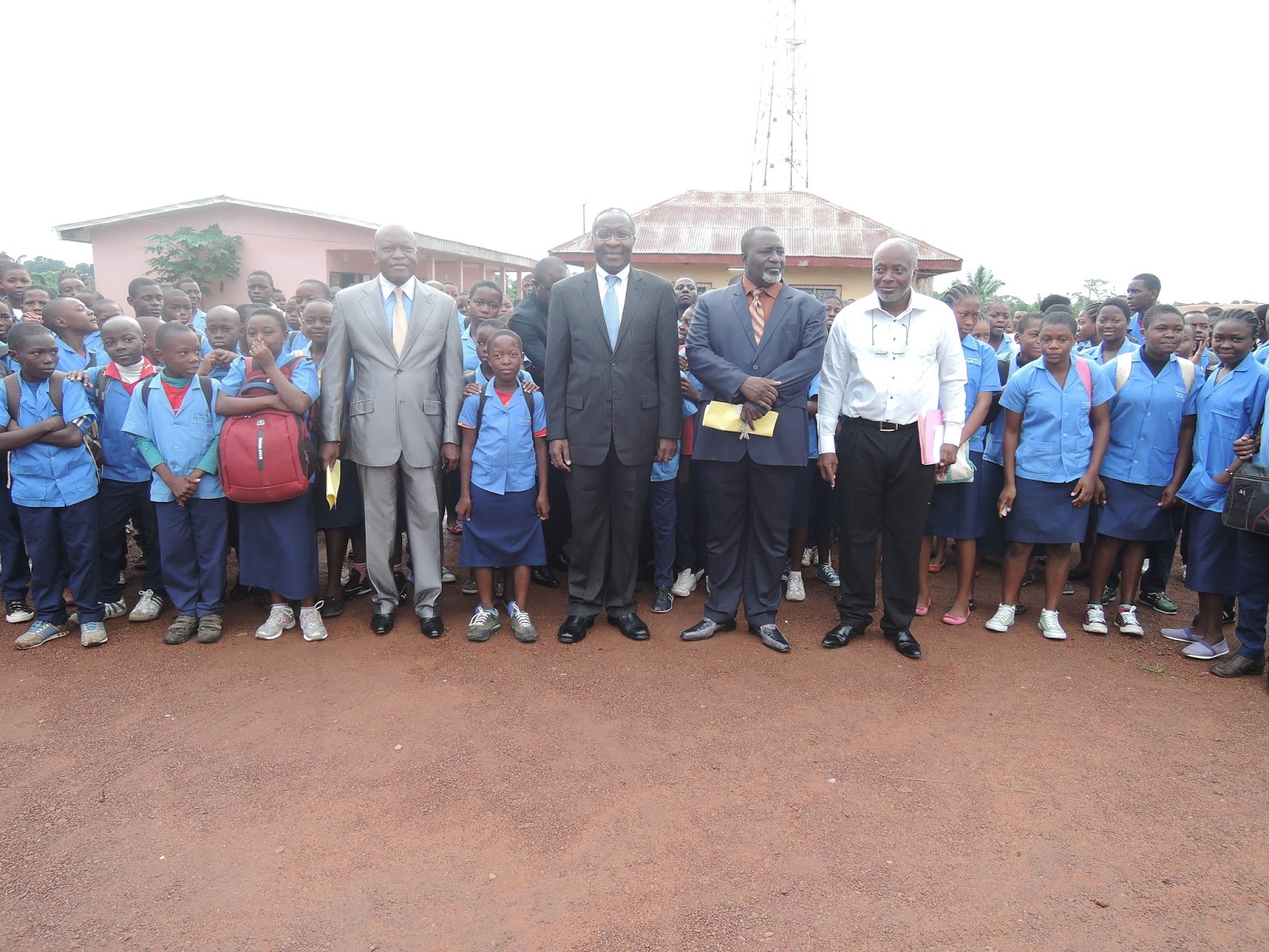 Dr. Fomunyoh in a family shot with students of Lycee Biligue de Bertoua