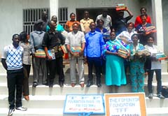 The Fomunyoh Foundation (TFF) donates books to schools 1